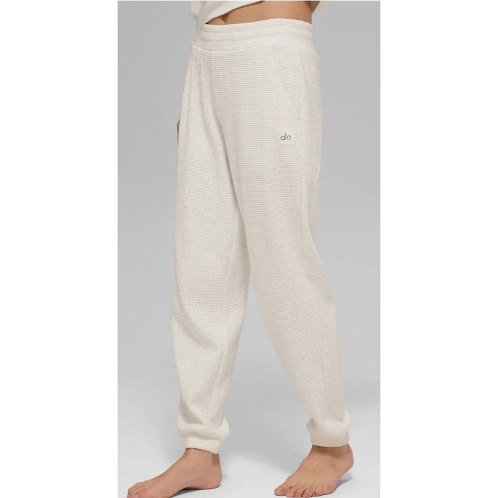 Alo Yoga Waffle Weekend Escape Joggers Ivory Knit Sweatpants Lounge Pants M